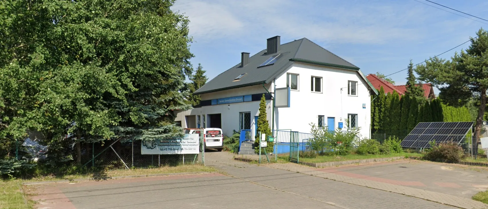budynek autoryzowanej stacji obsługi samochodów w Zgierzu przy ulicy Konstantynowskiej 44